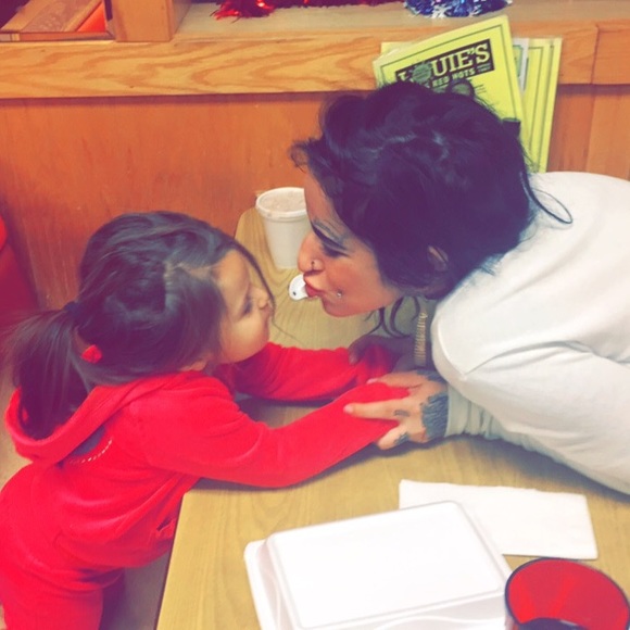 📌Meet your fellow Posher,Alannah📌 - Picture 7 of 8